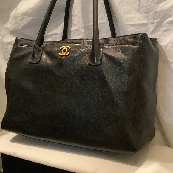 Authentic CHANEL Medium Cerf Tote